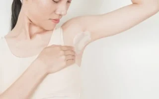 Deodoran atau Antiperspiran? Kenali Perbedaannya Sebelum Memilih